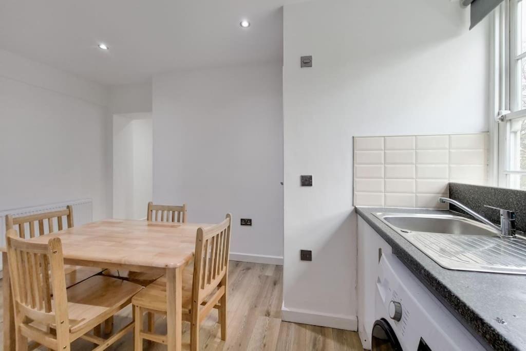 Flat 5 Mornington Crescent, 2 Bedroom, 1 Bathroom Flat Лондон Экстерьер фото